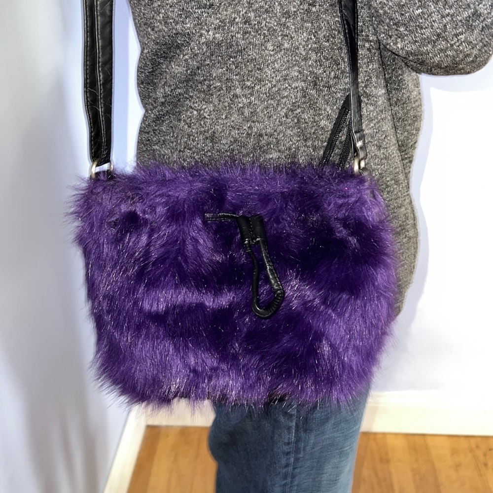 Purple faux fur Aéropostale bag